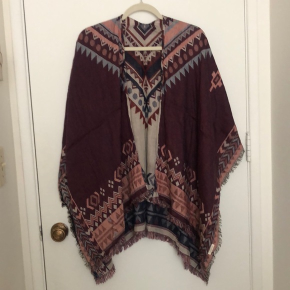 Reversible printed poncho - Picture 3 of 3
